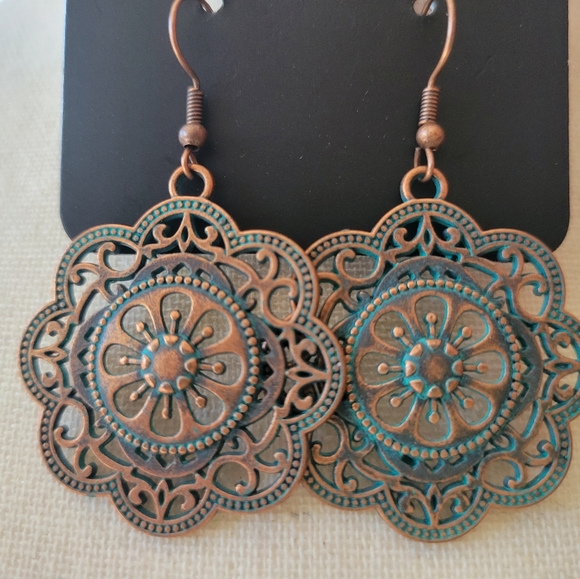 Paparazzi Earrings - Picture 3 of 4